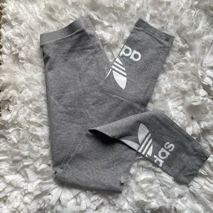 🧡2/$15🧡 Adorable Light Gray Adidas Leggings